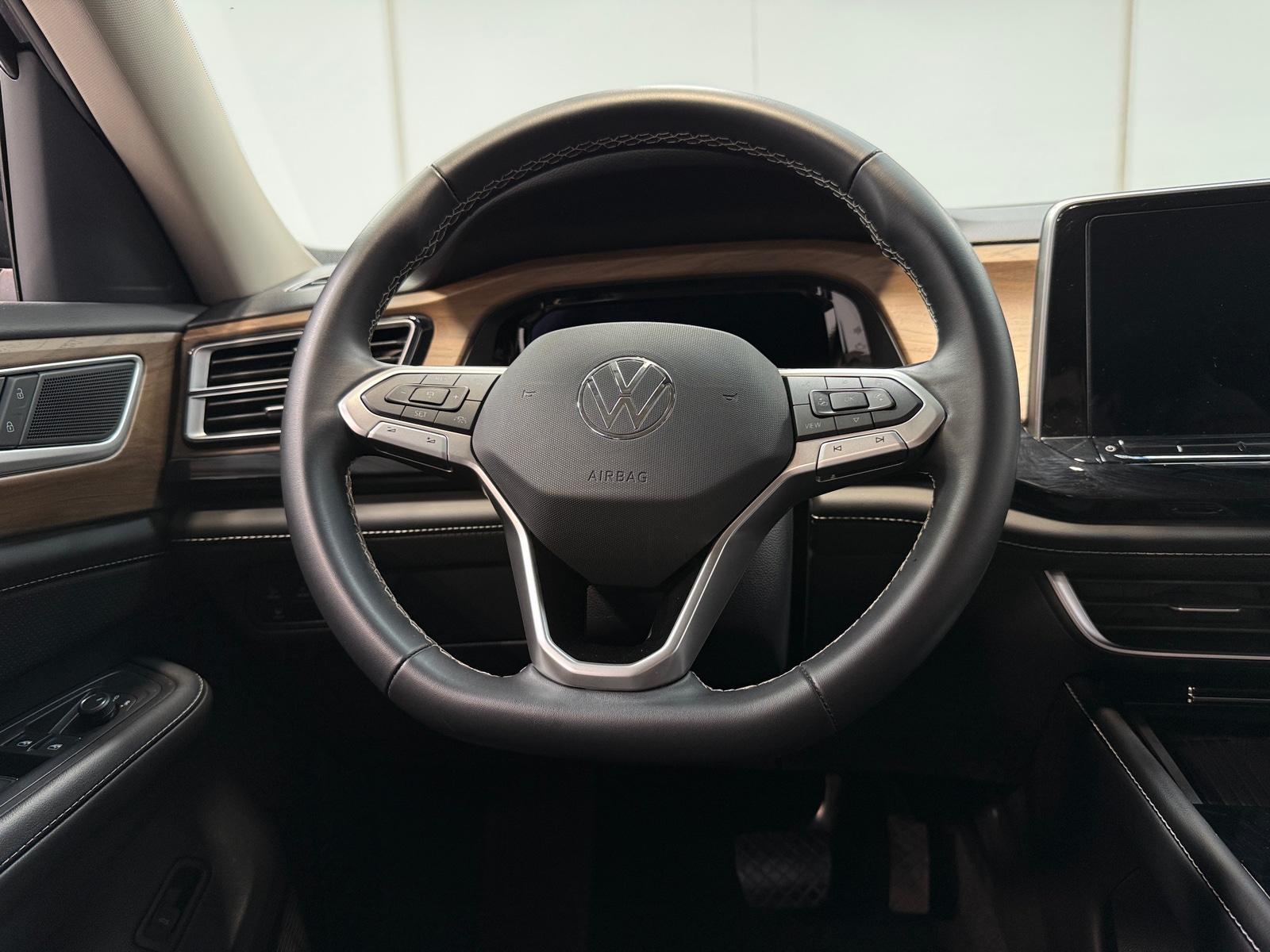 Thumbnail: 2026 Volkswagen Atlas - 4