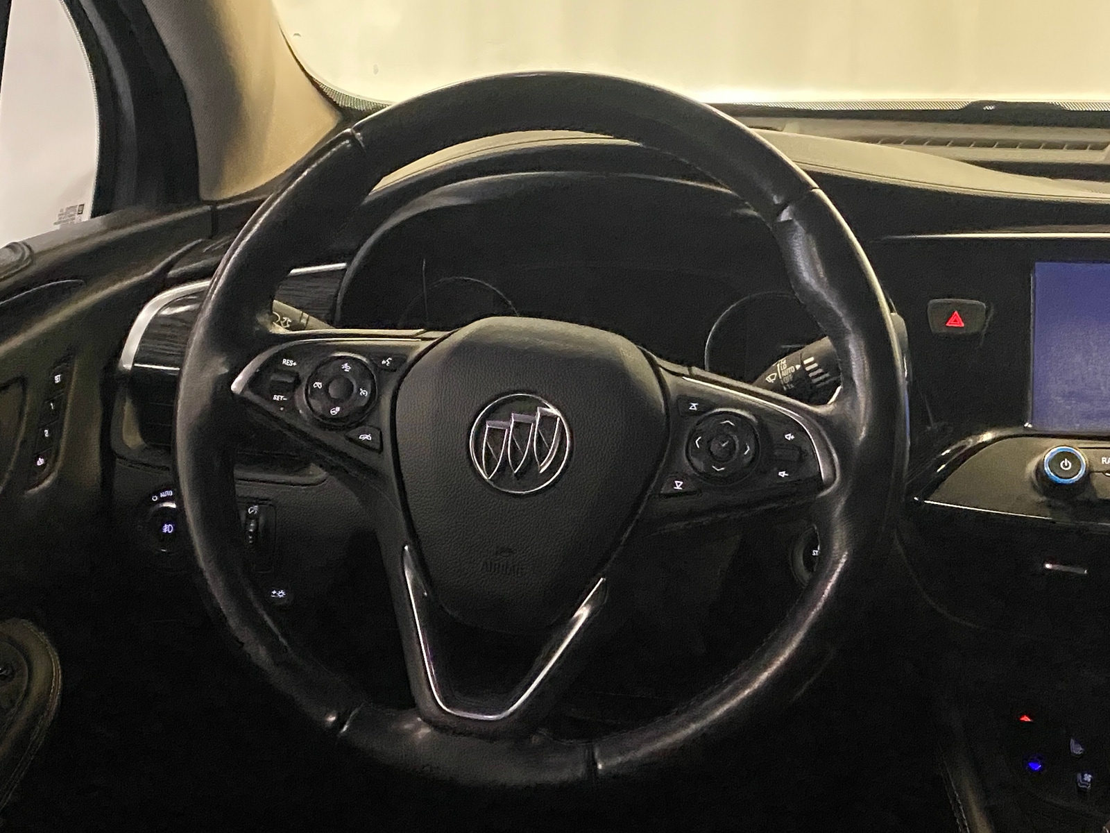 Thumbnail: 2017 Buick Envision - 4