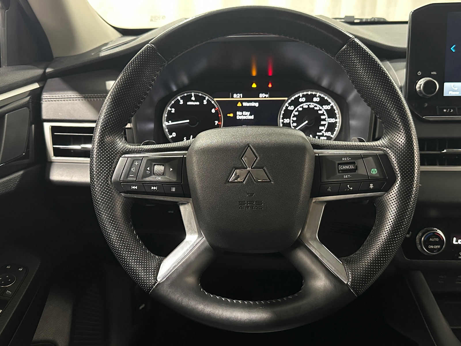 Thumbnail: 2024 Mitsubishi Outlander - 5