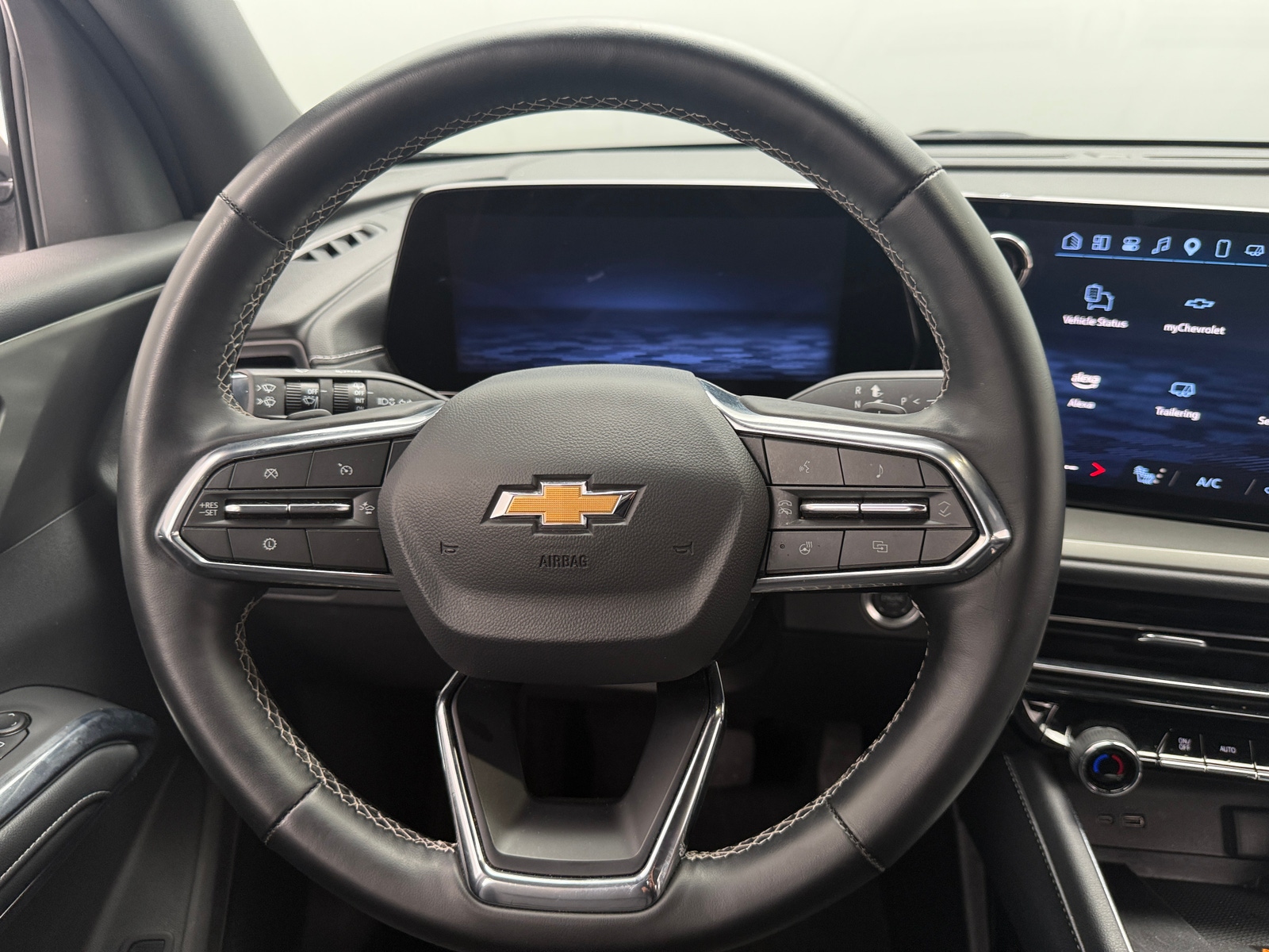 Thumbnail: 2025 Chevrolet Traverse - 4