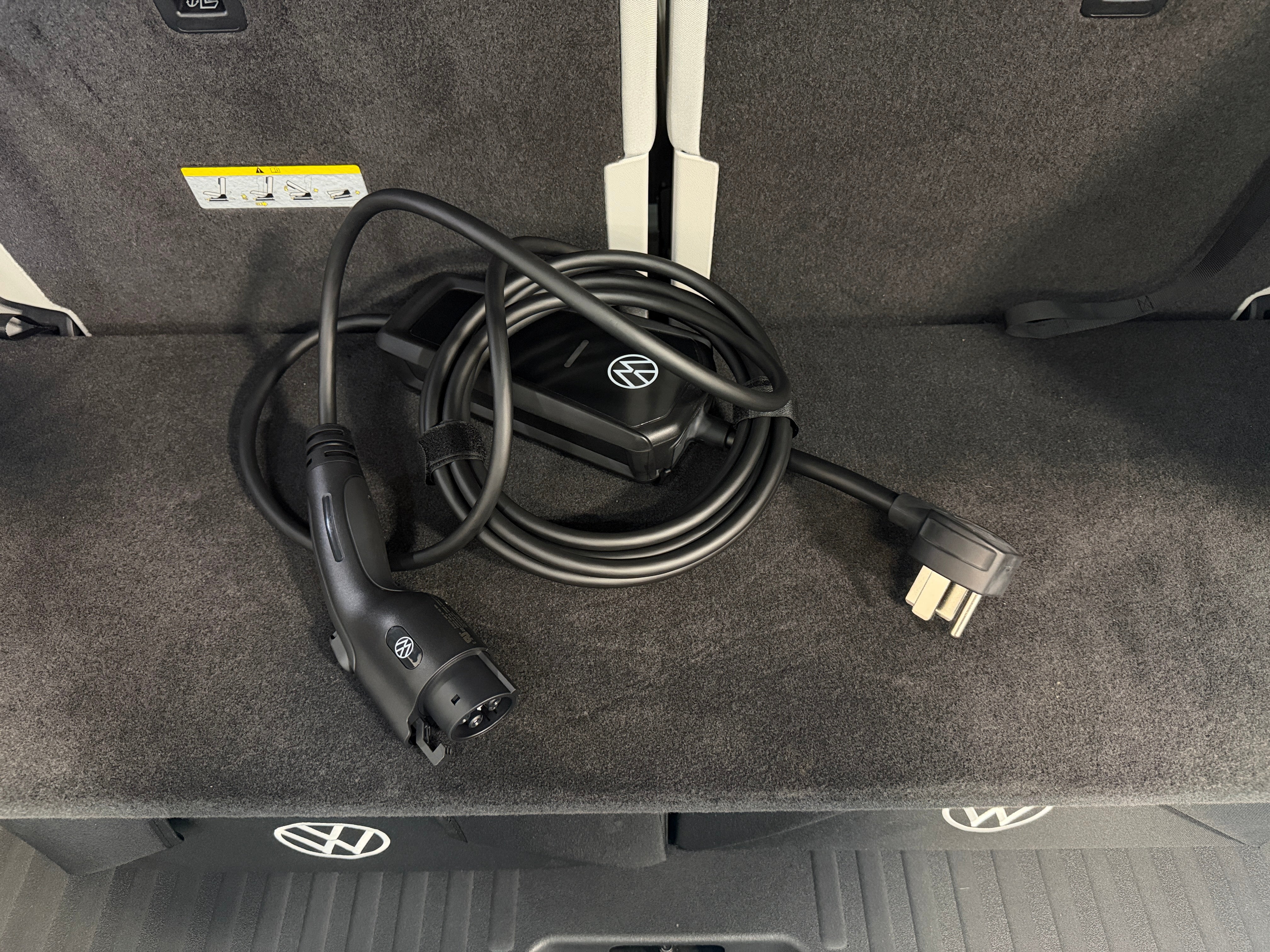 Used 2025 Volkswagen ID. Buzz PRO S PLus with VIN WVGNYVEB5SH052858 for sale in Auburn, WA