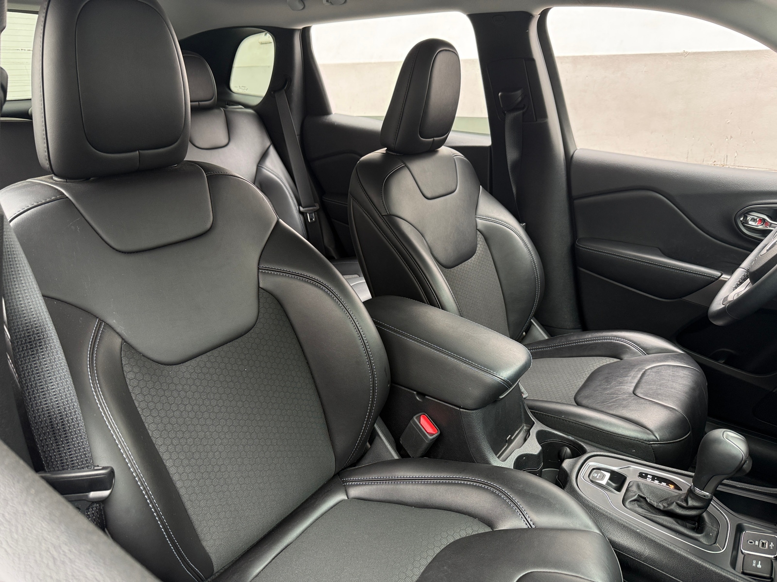 Thumbnail: 2019 Jeep Cherokee - 2