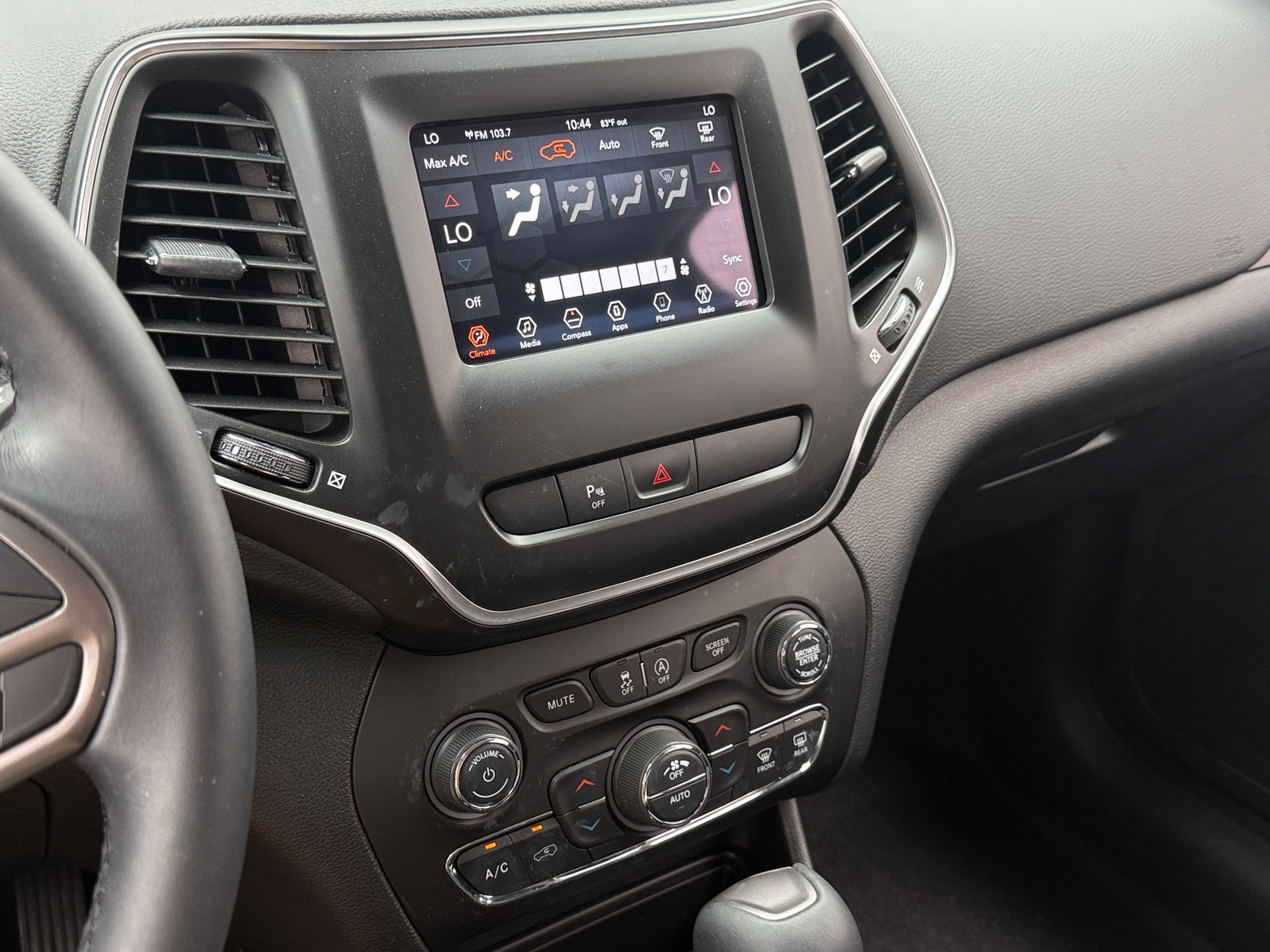 Thumbnail: 2019 Jeep Cherokee - 4