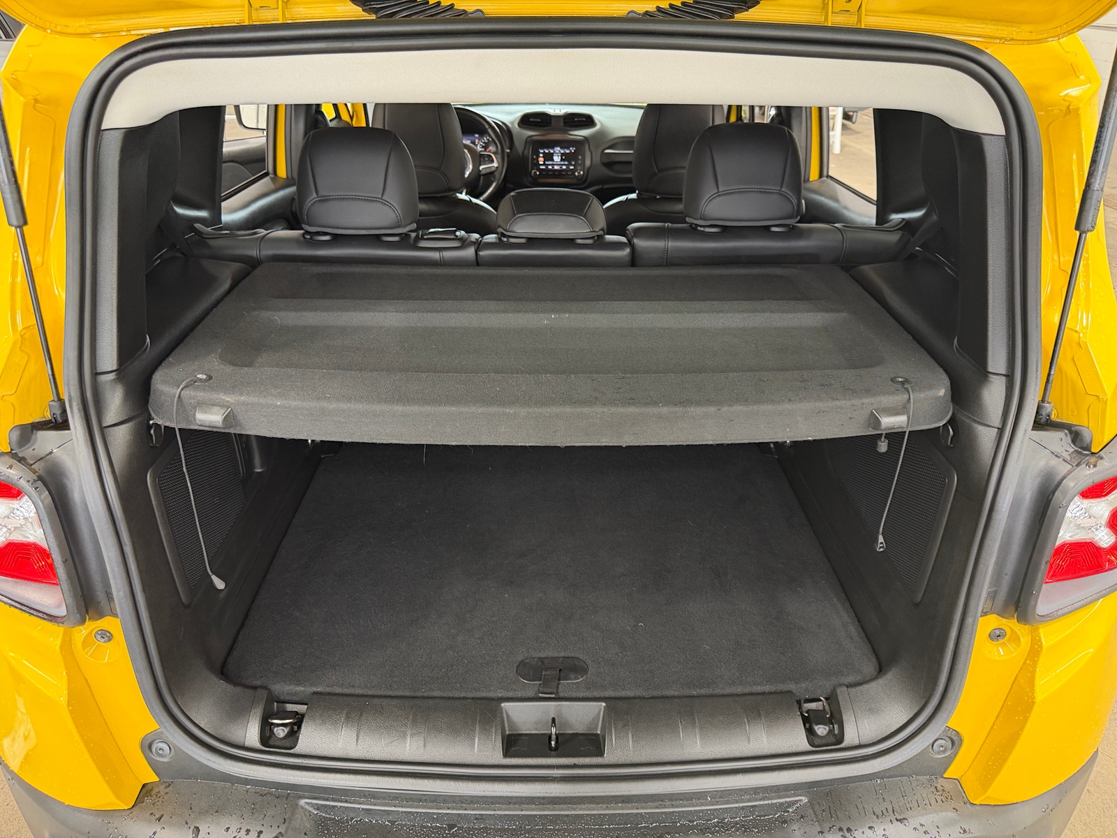 Thumbnail: 2015 Jeep Renegade - 6