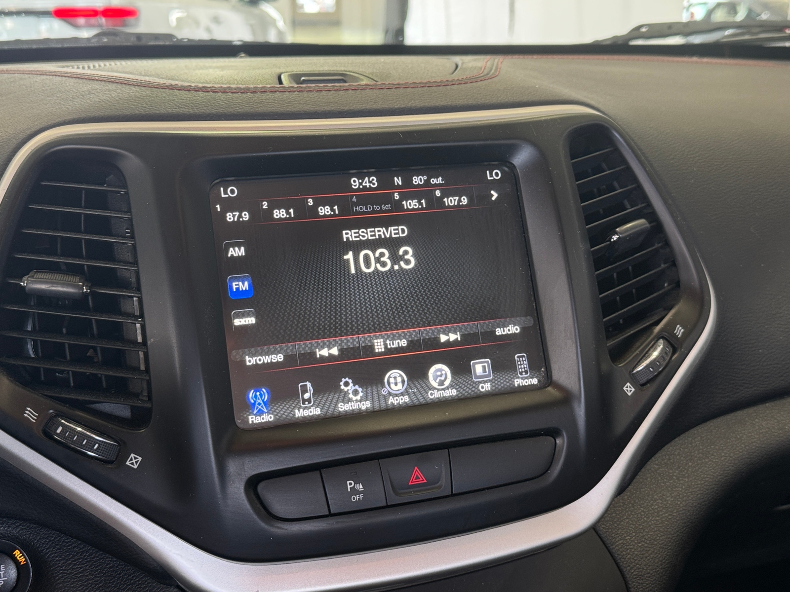 Thumbnail: 2018 Jeep Cherokee - 4