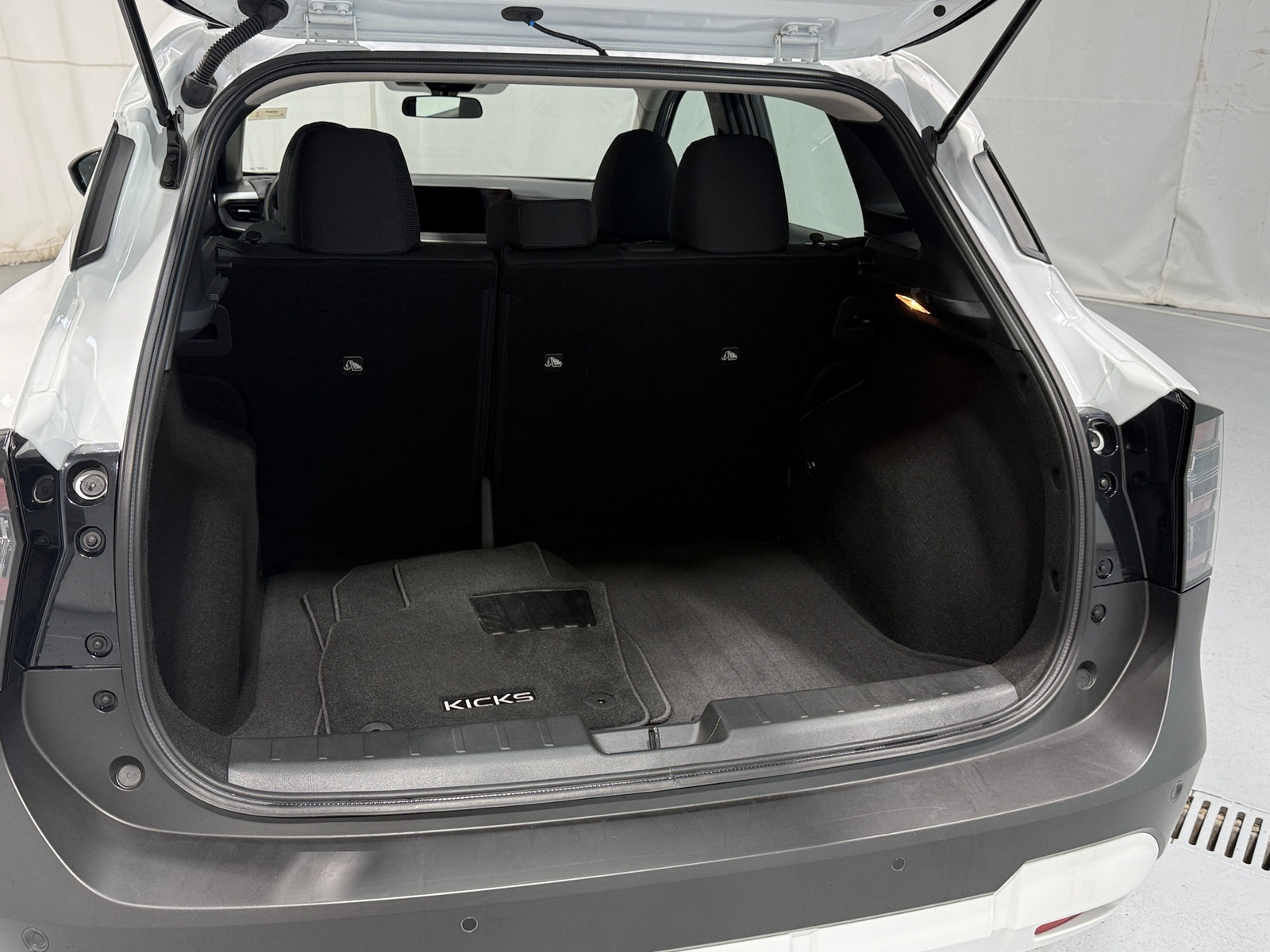 Thumbnail: 2026 Nissan Kicks - 7