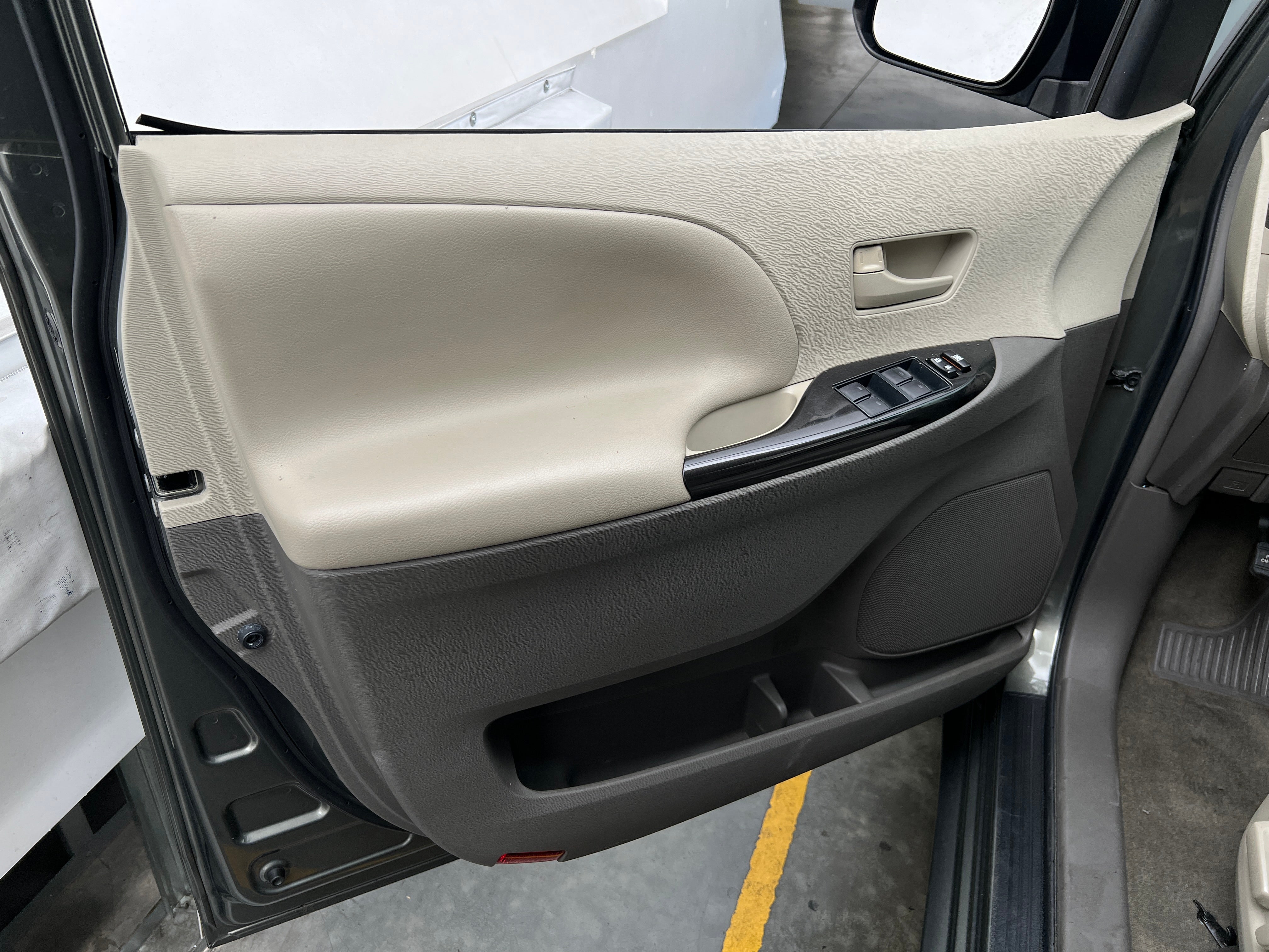 2012 Toyota Sienna