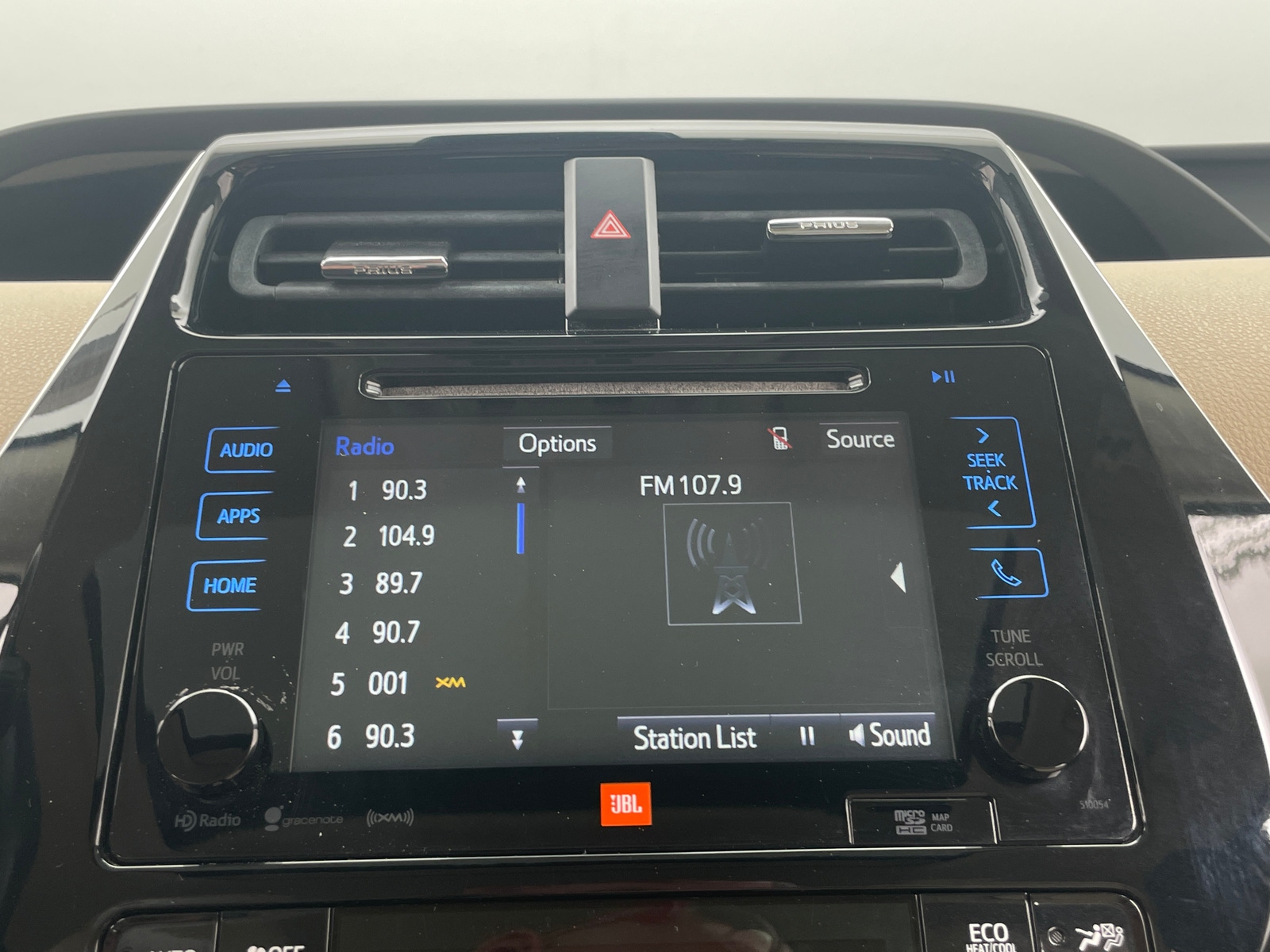 Thumbnail: 2016 Toyota Prius - 4