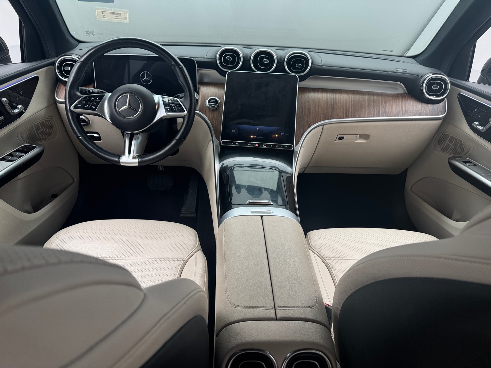 Thumbnail: 2024 Mercedes-Benz GLC - 2