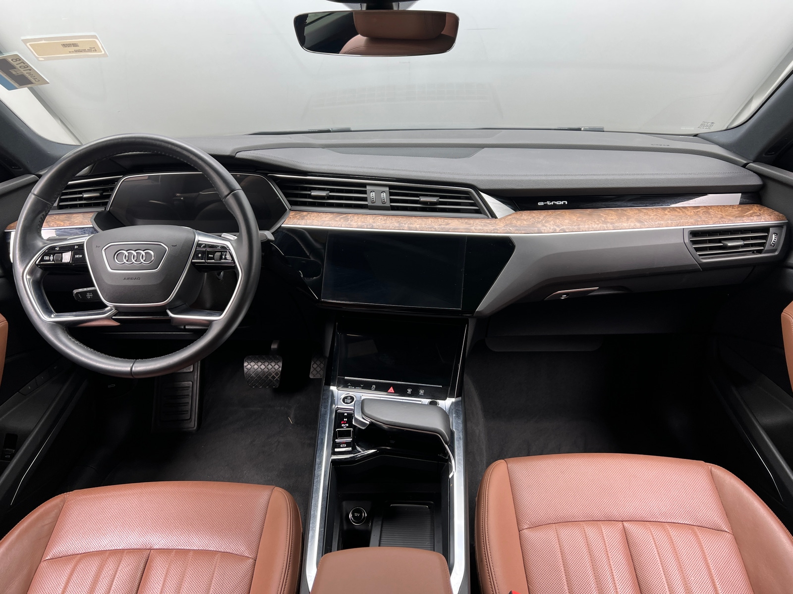 Thumbnail: 2021 Audi e-tron S - 2