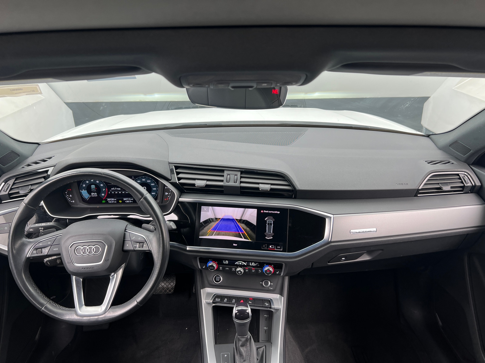 Thumbnail: 2023 Audi Q3 - 2