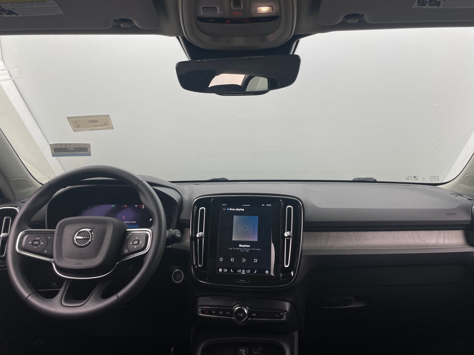 Thumbnail: 2023 Volvo XC40 - 3