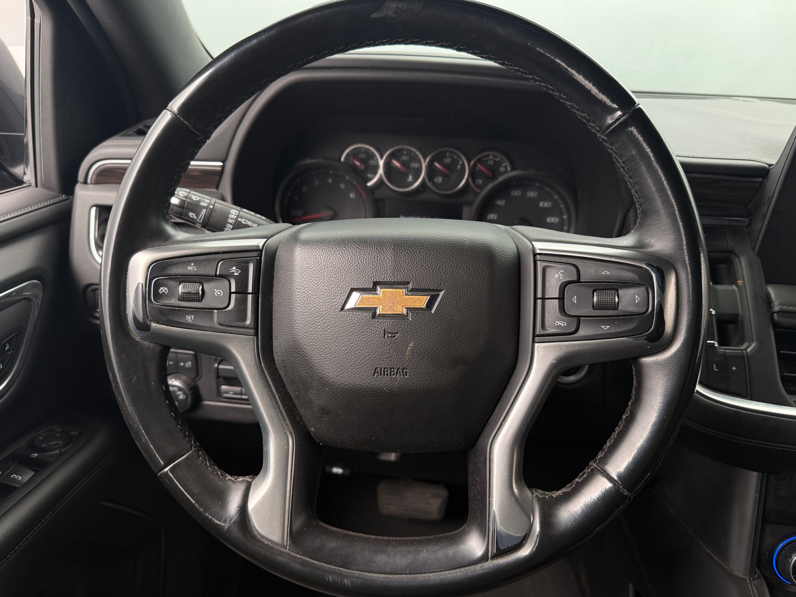 Thumbnail: 2023 Chevrolet Suburban - 5