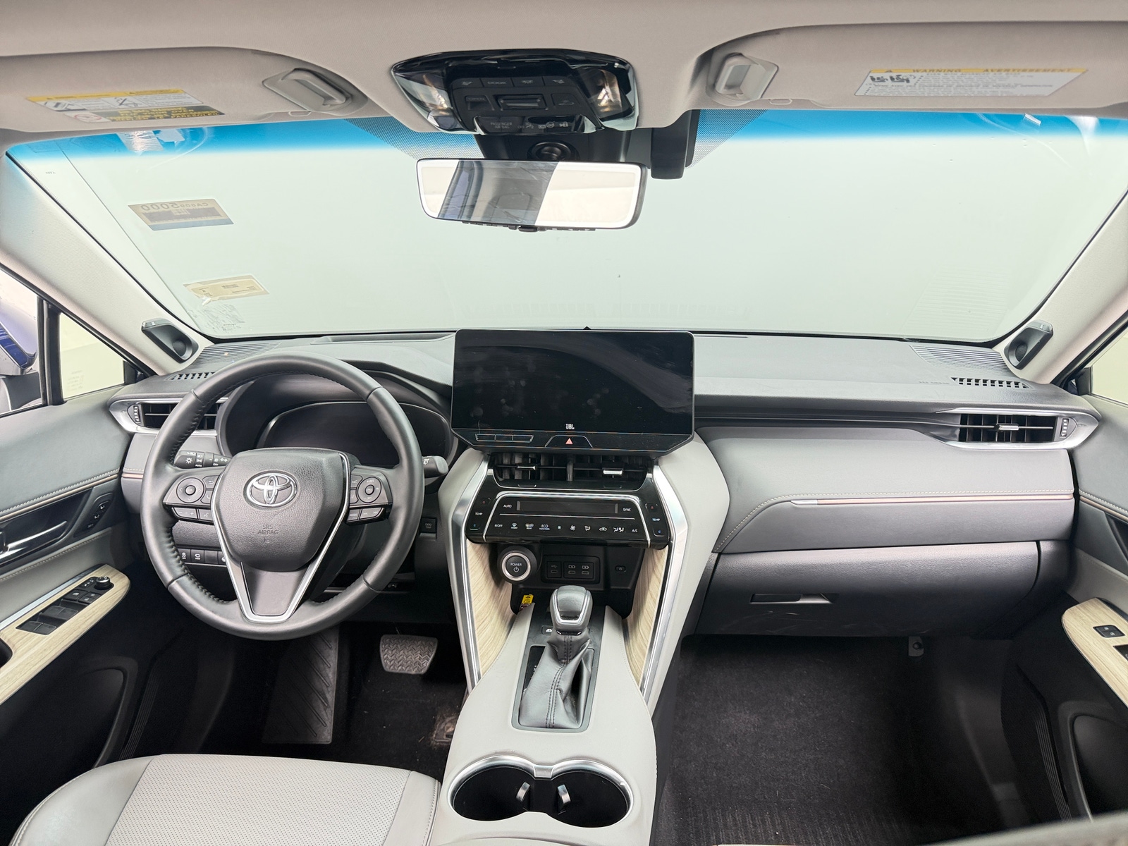 Thumbnail: 2023 Toyota Venza - 3