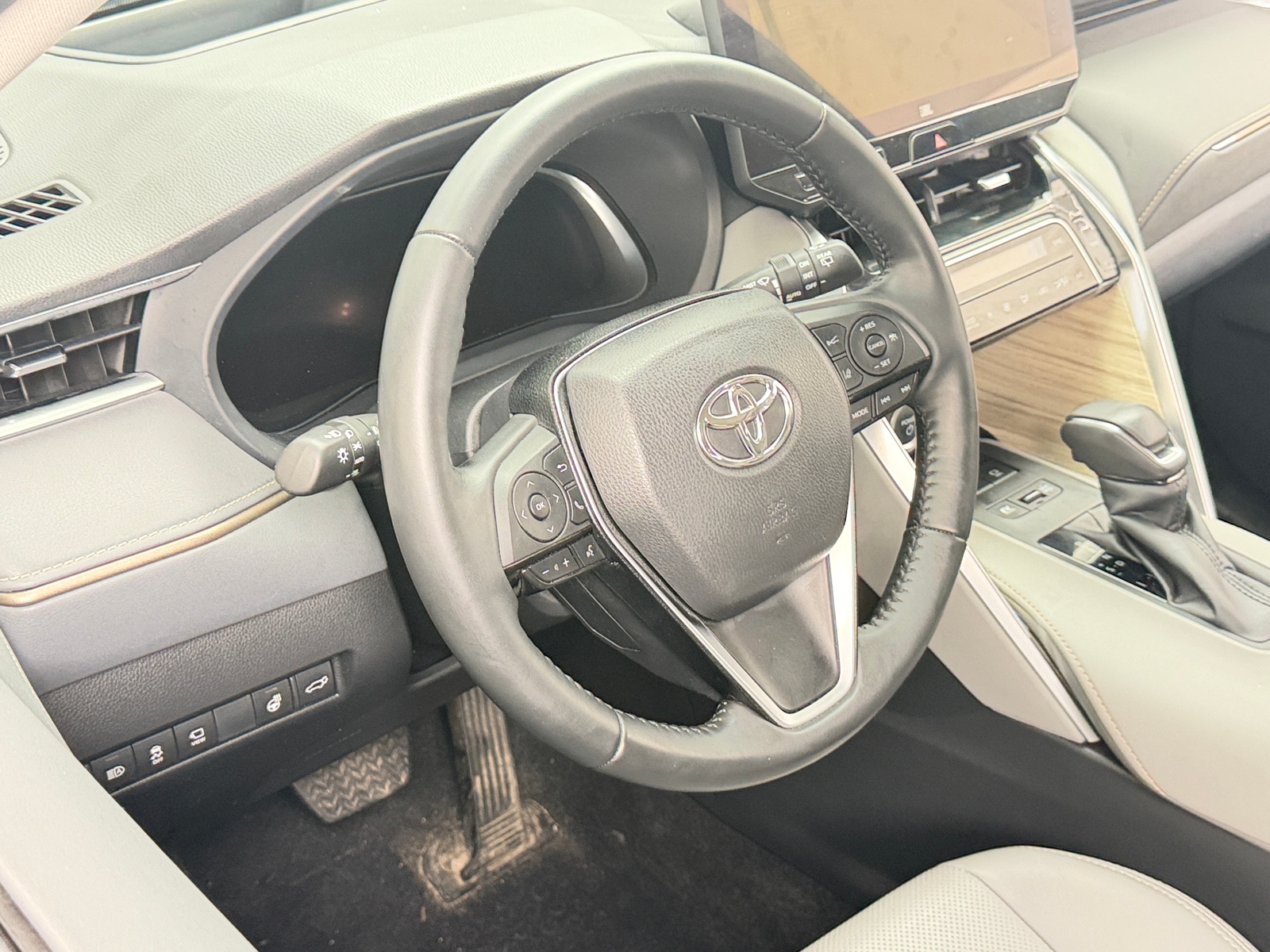 Thumbnail: 2023 Toyota Venza - 5
