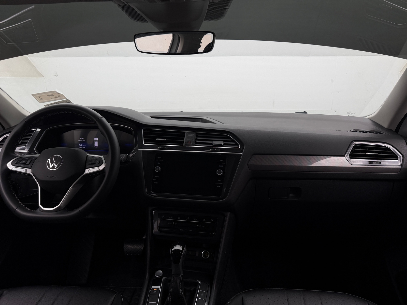Thumbnail: 2024 Volkswagen Tiguan - 3