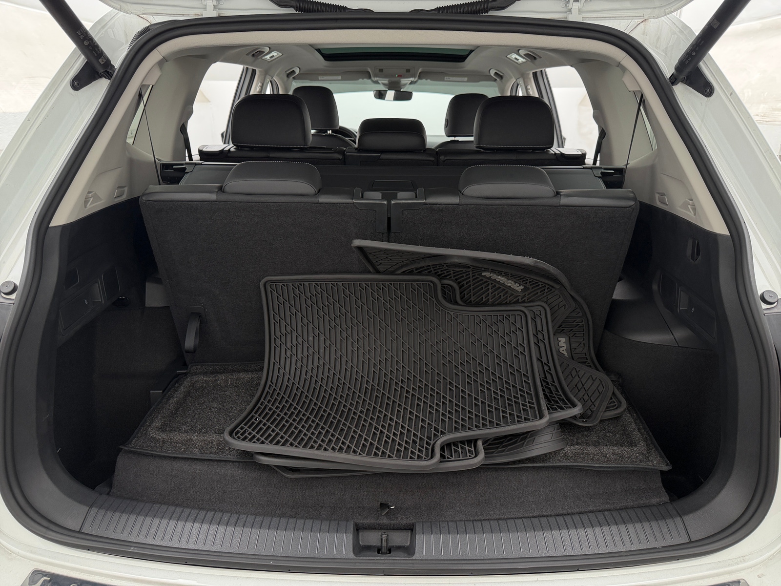 Thumbnail: 2024 Volkswagen Tiguan - 7