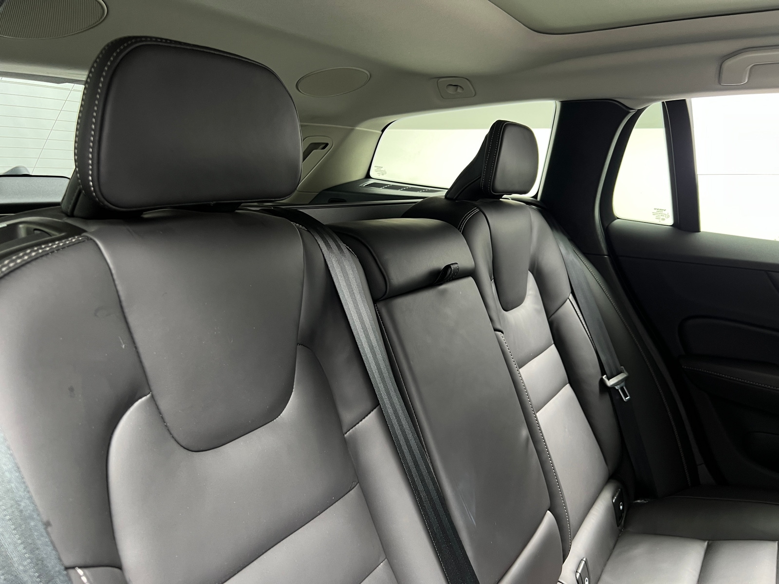 Thumbnail: 2025 Volvo V60 - 5