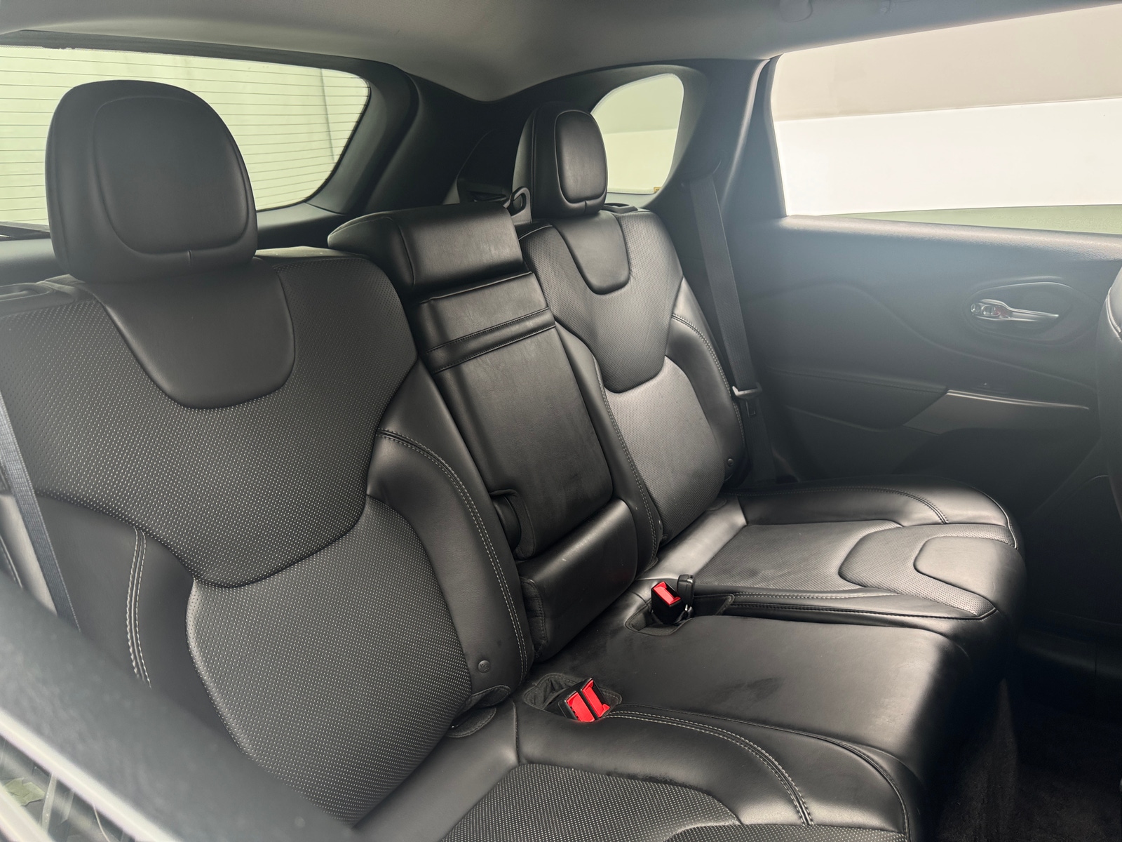 Thumbnail: 2019 Jeep Cherokee - 5