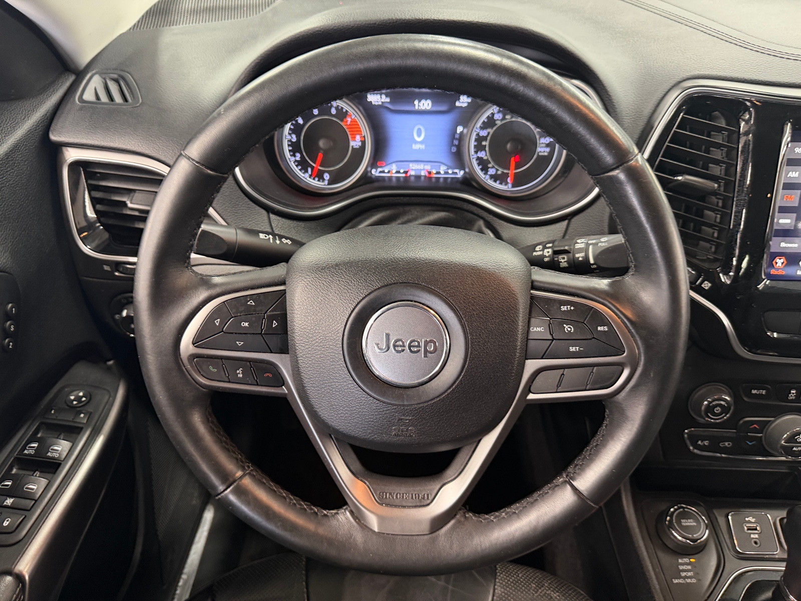 Thumbnail: 2019 Jeep Cherokee - 4