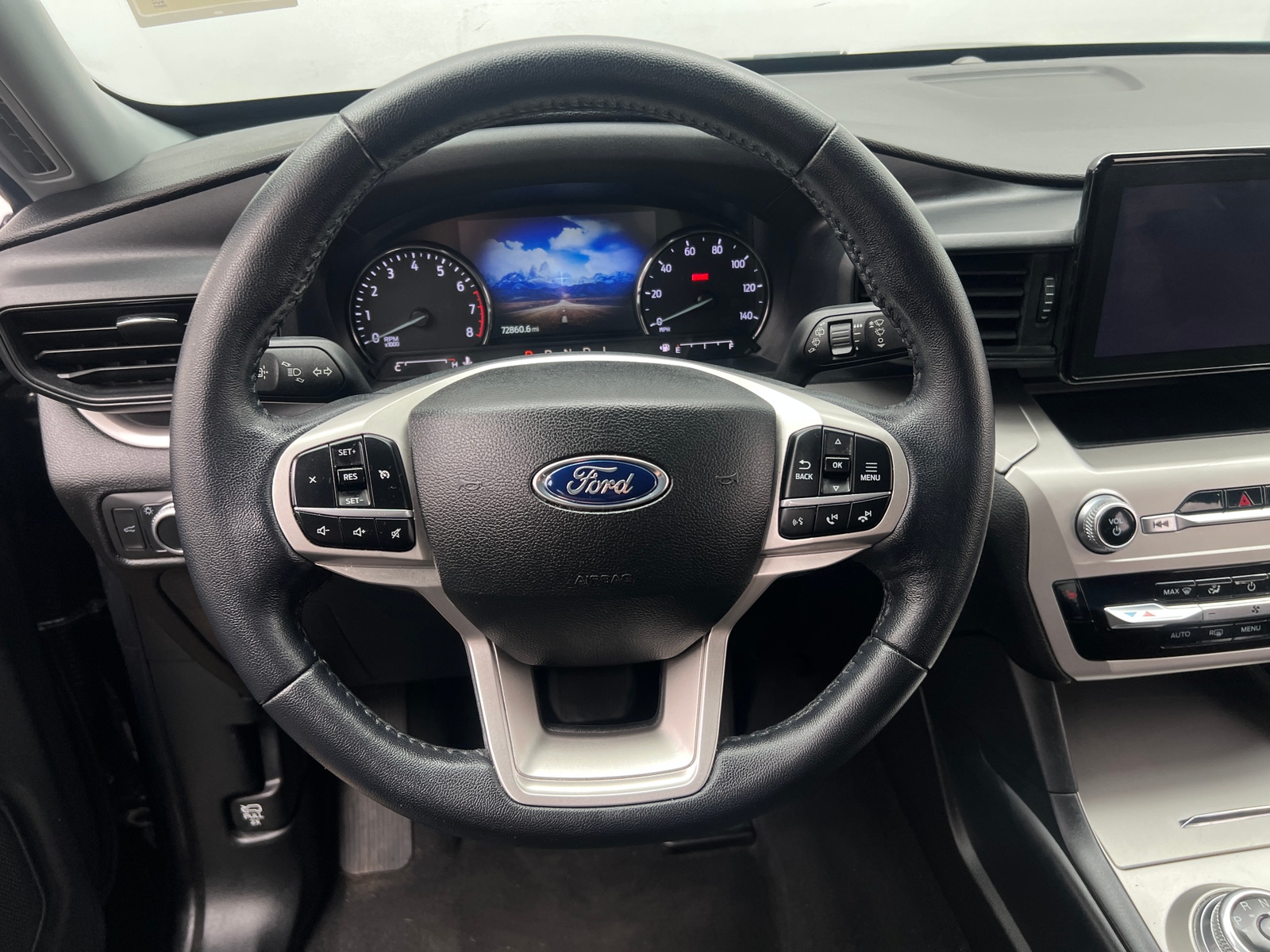 Thumbnail: 2022 Ford Explorer - 5