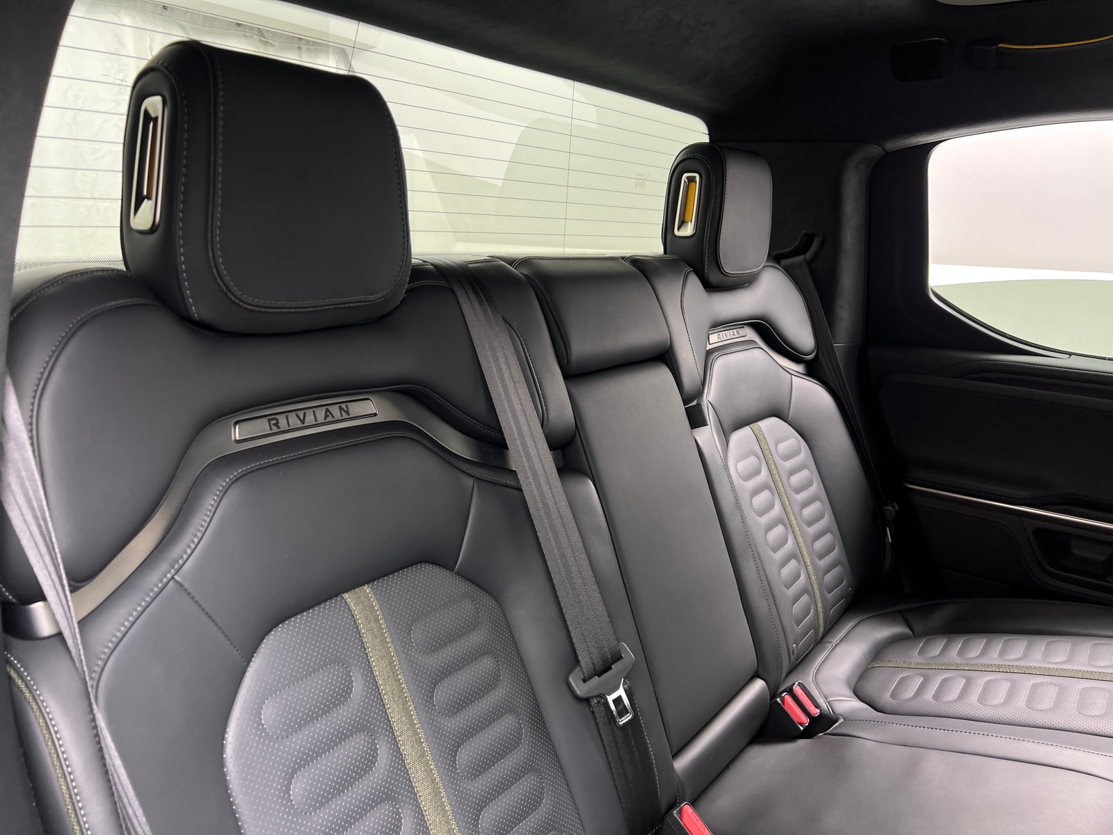 Thumbnail: 2024 Rivian R1T - 5