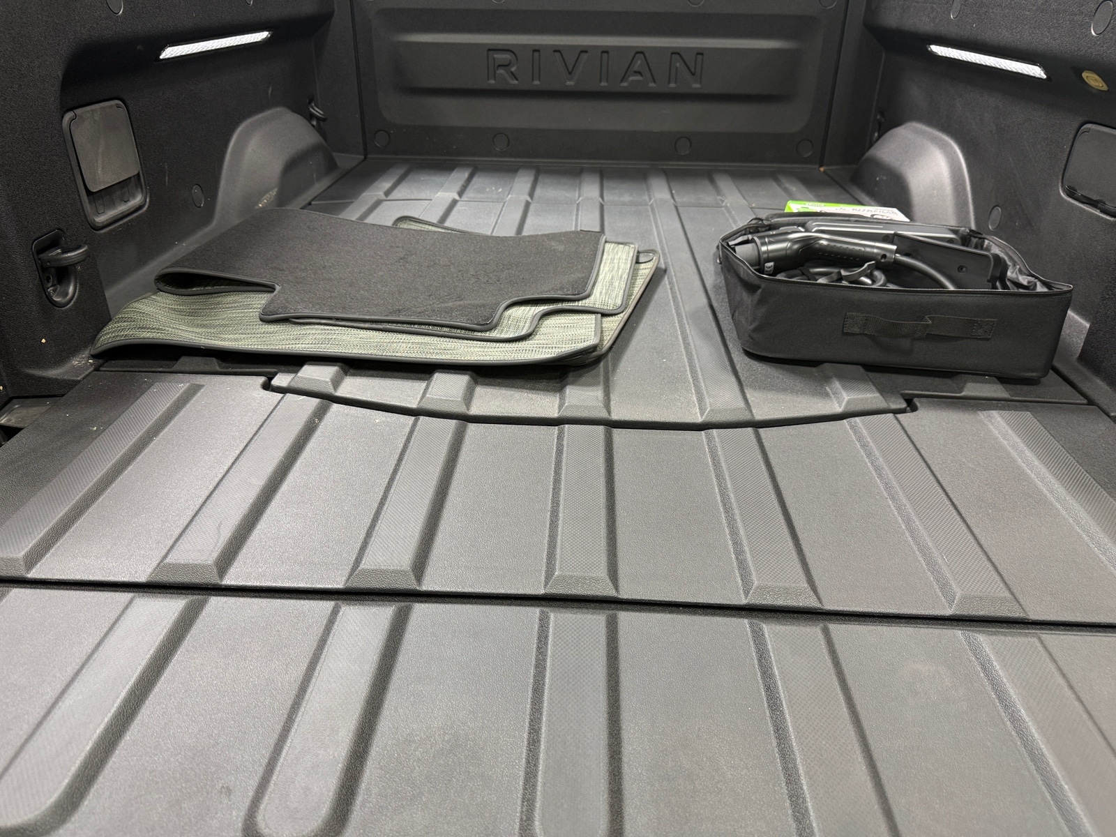 Thumbnail: 2024 Rivian R1T - 6