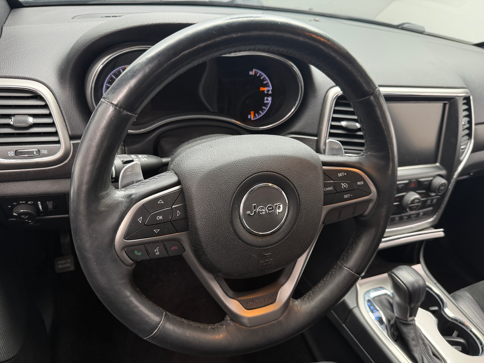Thumbnail: 2017 Jeep Grand Cherokee - 4