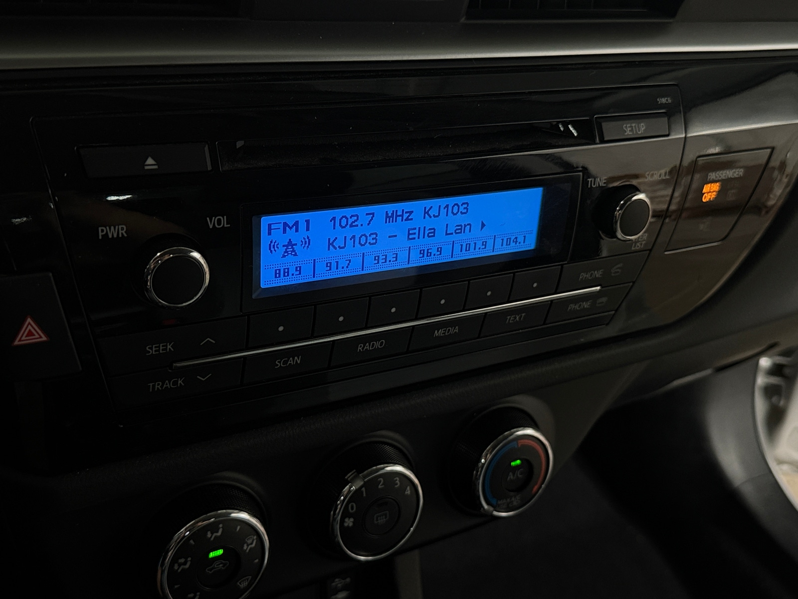 Thumbnail: 2015 Toyota Corolla - 4