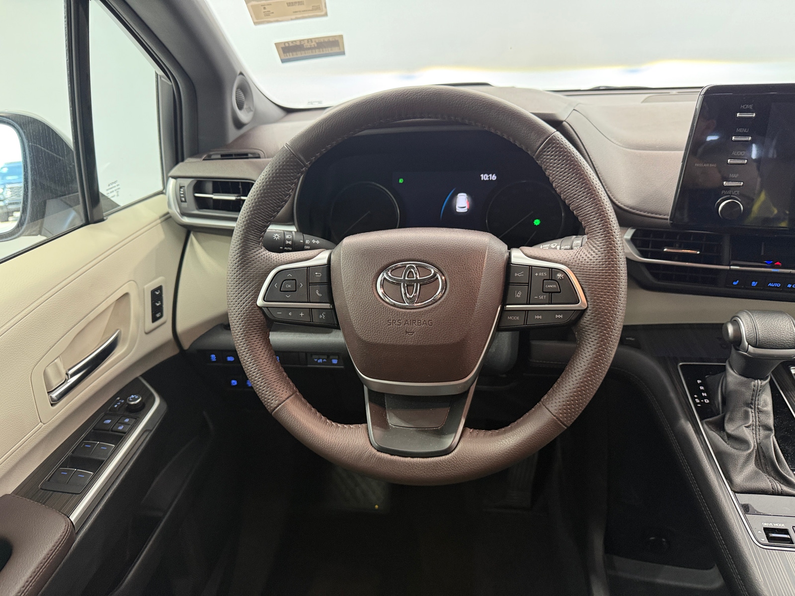 Thumbnail: 2024 Toyota Sienna - 4
