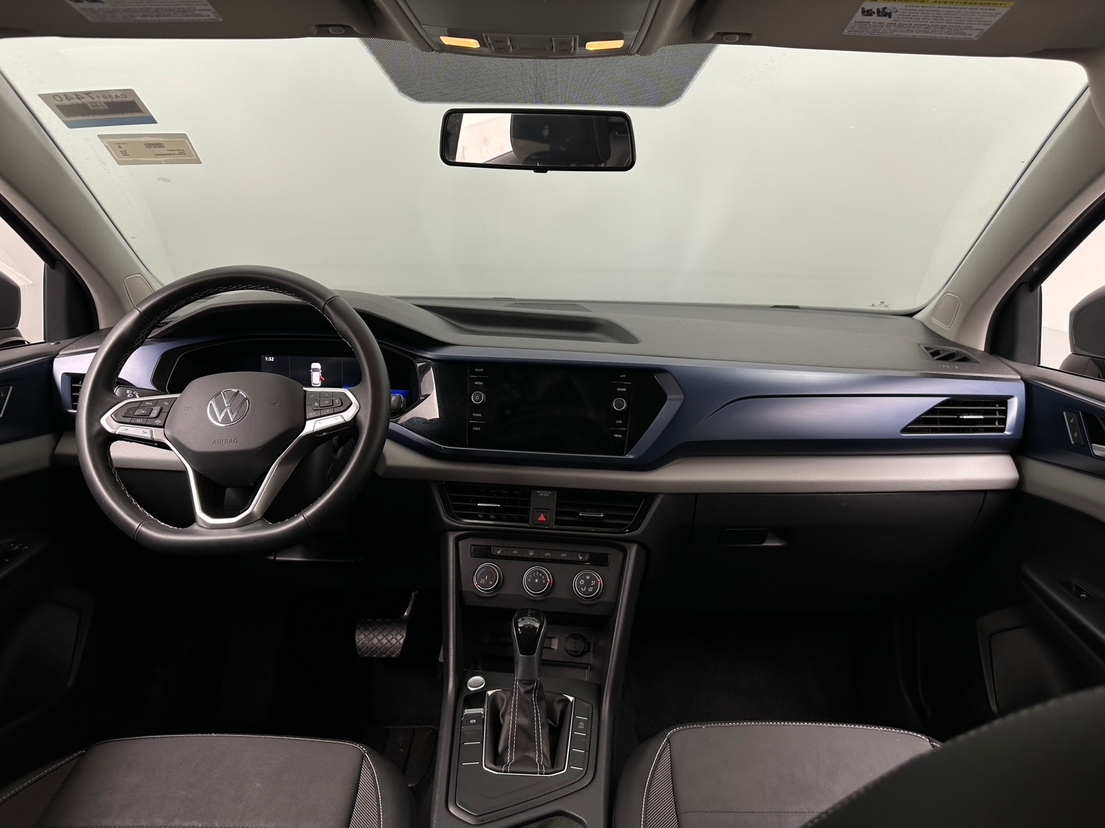 Thumbnail: 2022 Volkswagen Taos - 3