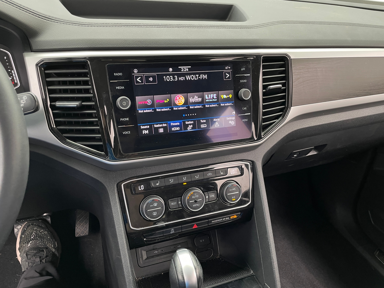 Thumbnail: 2022 Volkswagen Atlas - 3