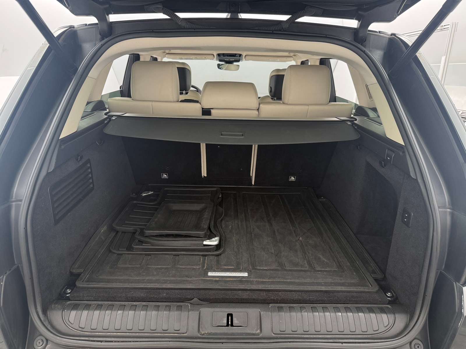 Thumbnail: 2019 Land Rover Range Rover Sport - 6