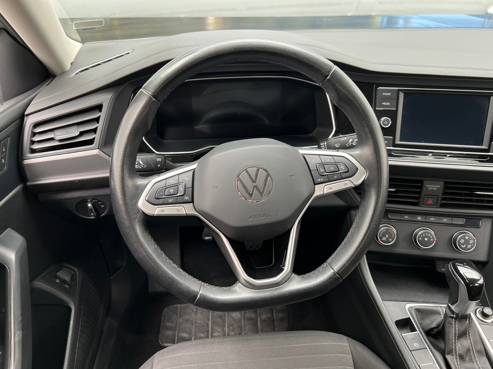 Thumbnail: 2024 Volkswagen Jetta - 5