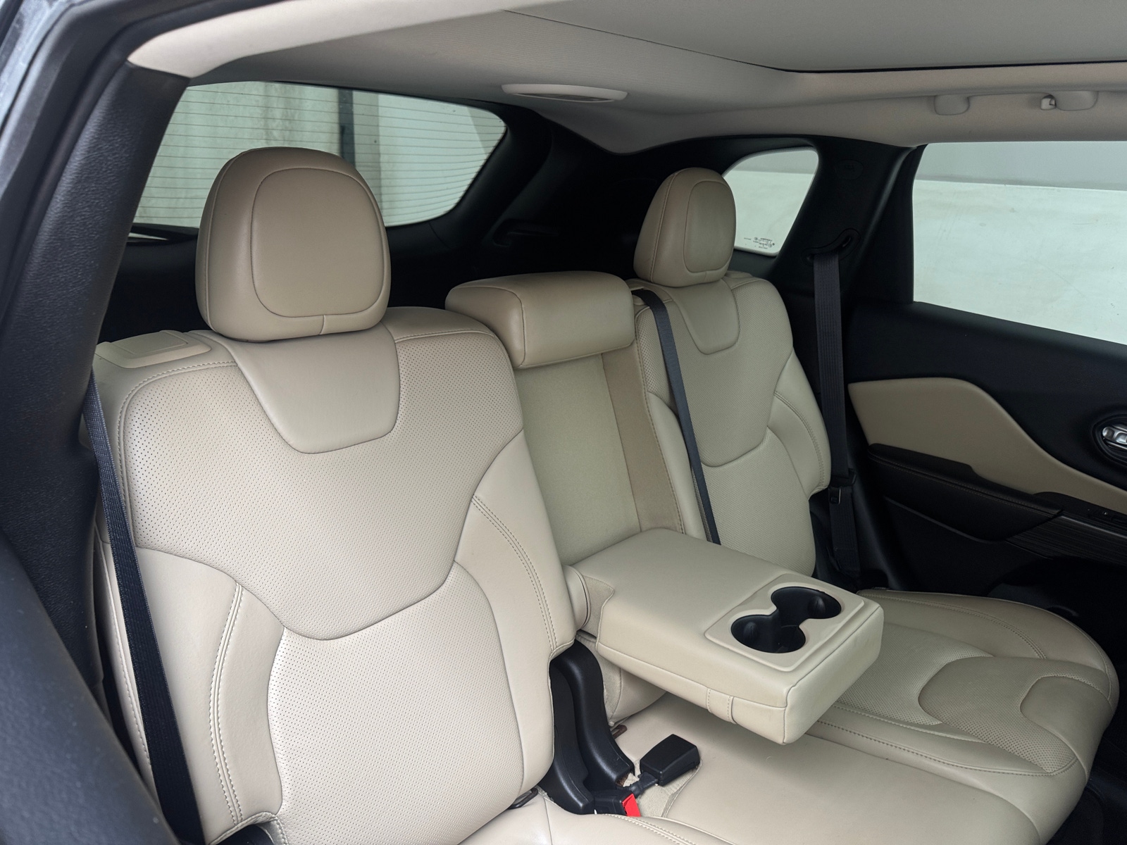 Thumbnail: 2016 Jeep Cherokee - 5