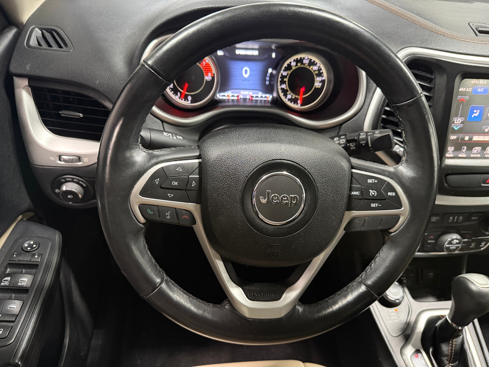 Thumbnail: 2016 Jeep Cherokee - 4