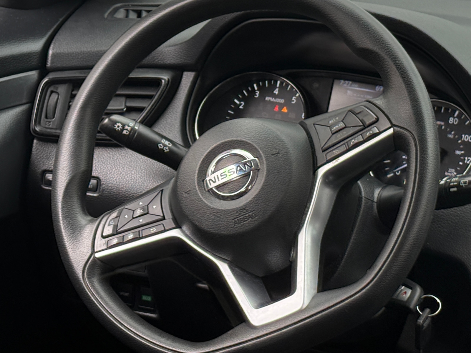 Thumbnail: 2017 Nissan Rogue - 5
