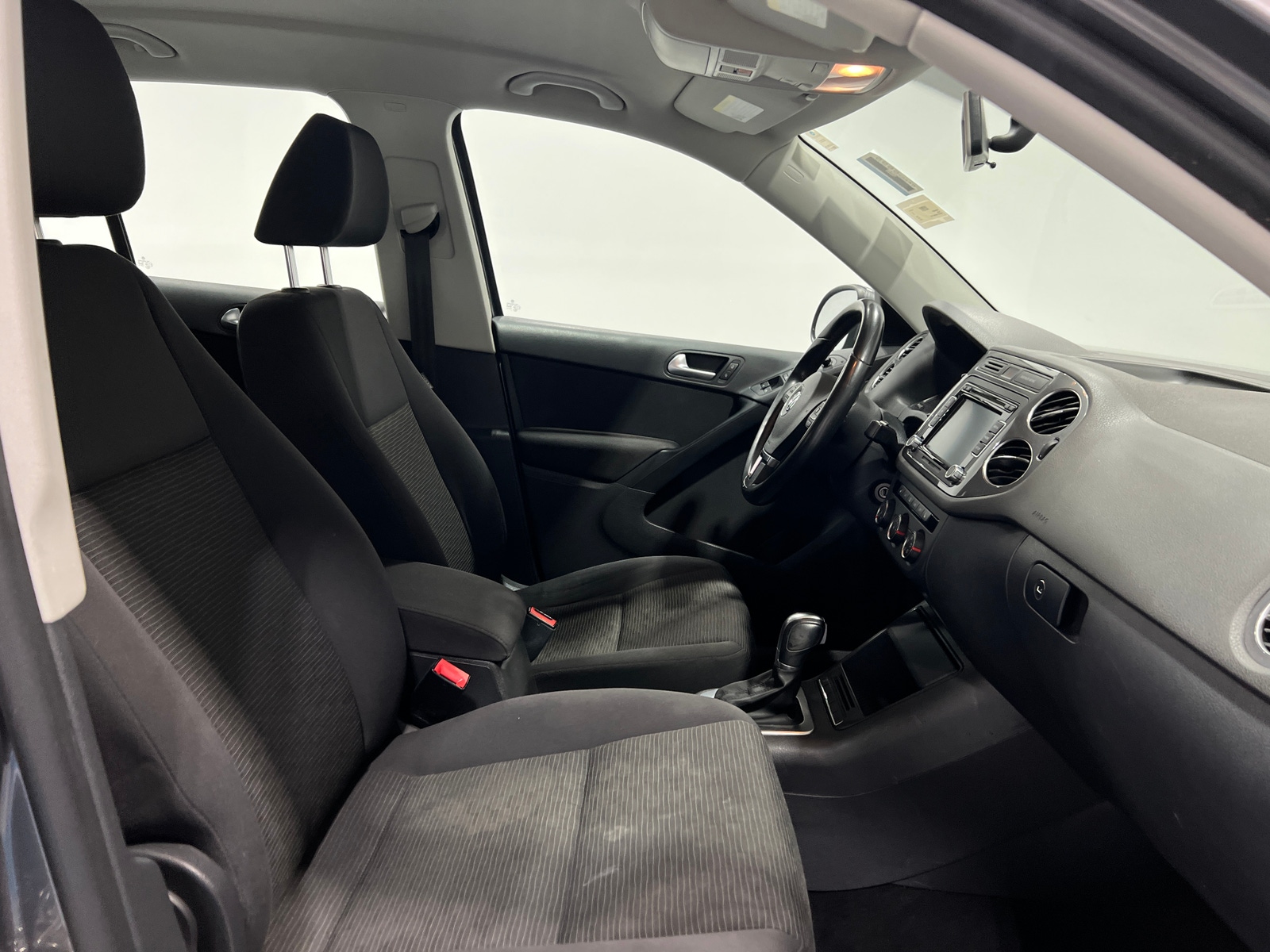 Thumbnail: 2015 Volkswagen Tiguan - 2