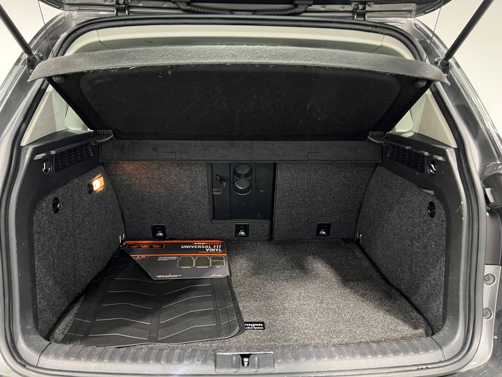 Thumbnail: 2015 Volkswagen Tiguan - 7