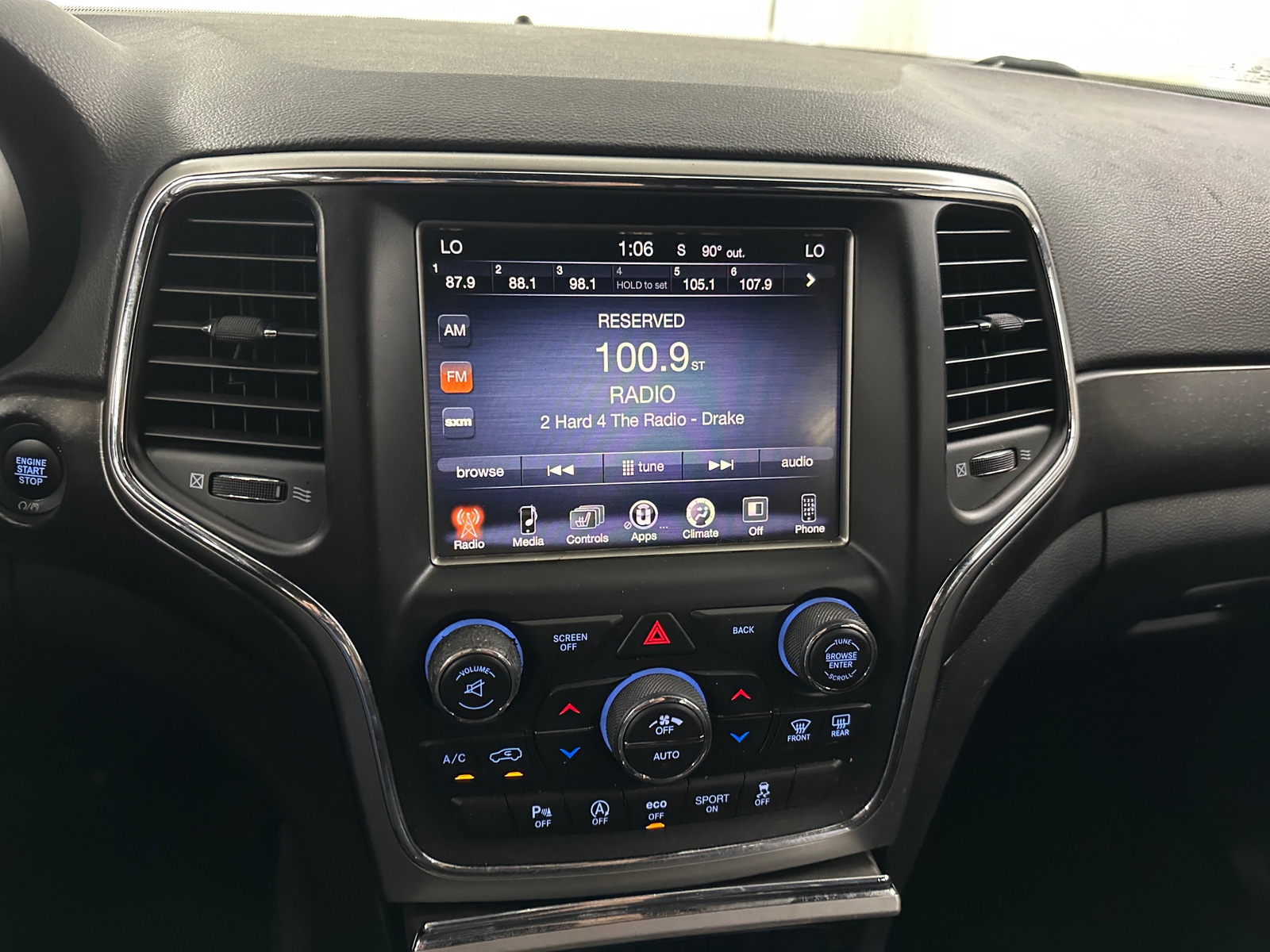 Thumbnail: 2017 Jeep Grand Cherokee - 3