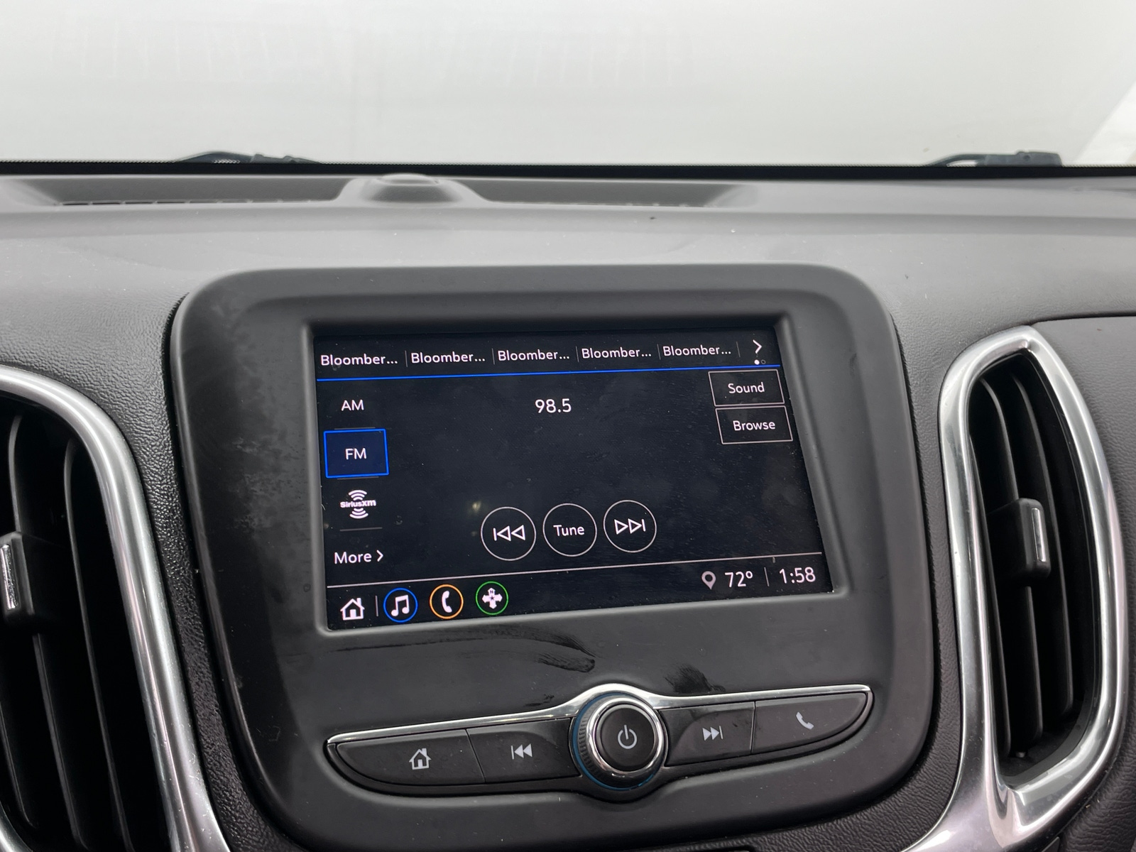 Thumbnail: 2022 Chevrolet Equinox - 4