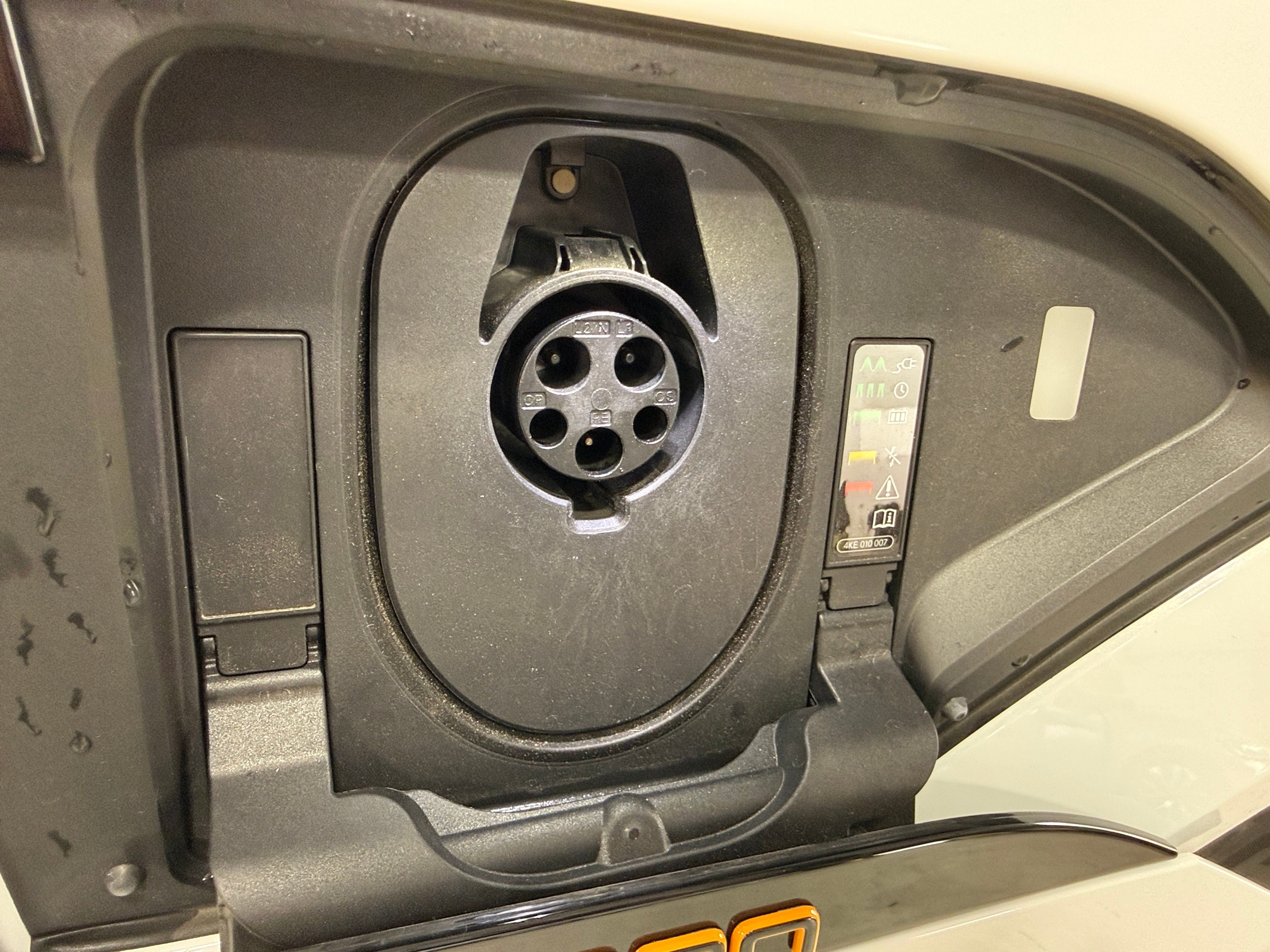 Used 2022 Audi e-tron S Sportback Premium Plus with VIN WA11CBGE9NB042360 for sale in Pewaukee, WI