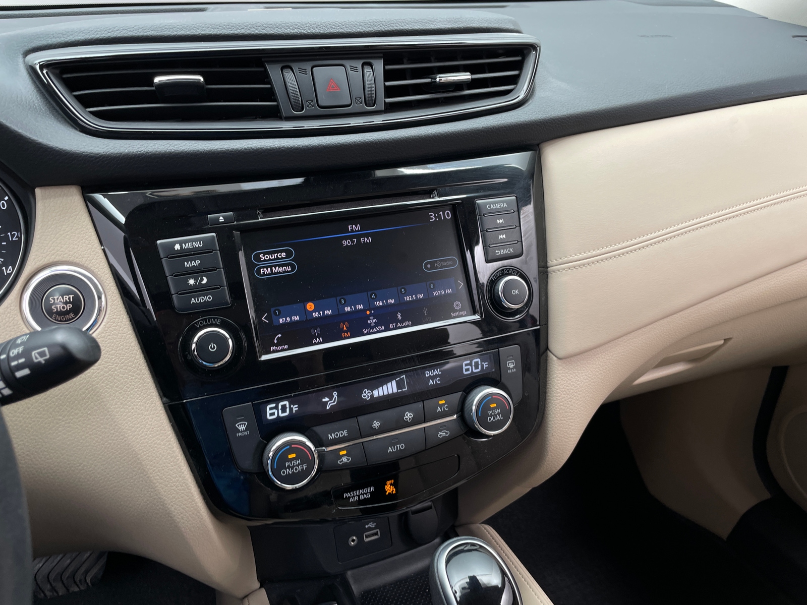 Thumbnail: 2019 Nissan Rogue - 3