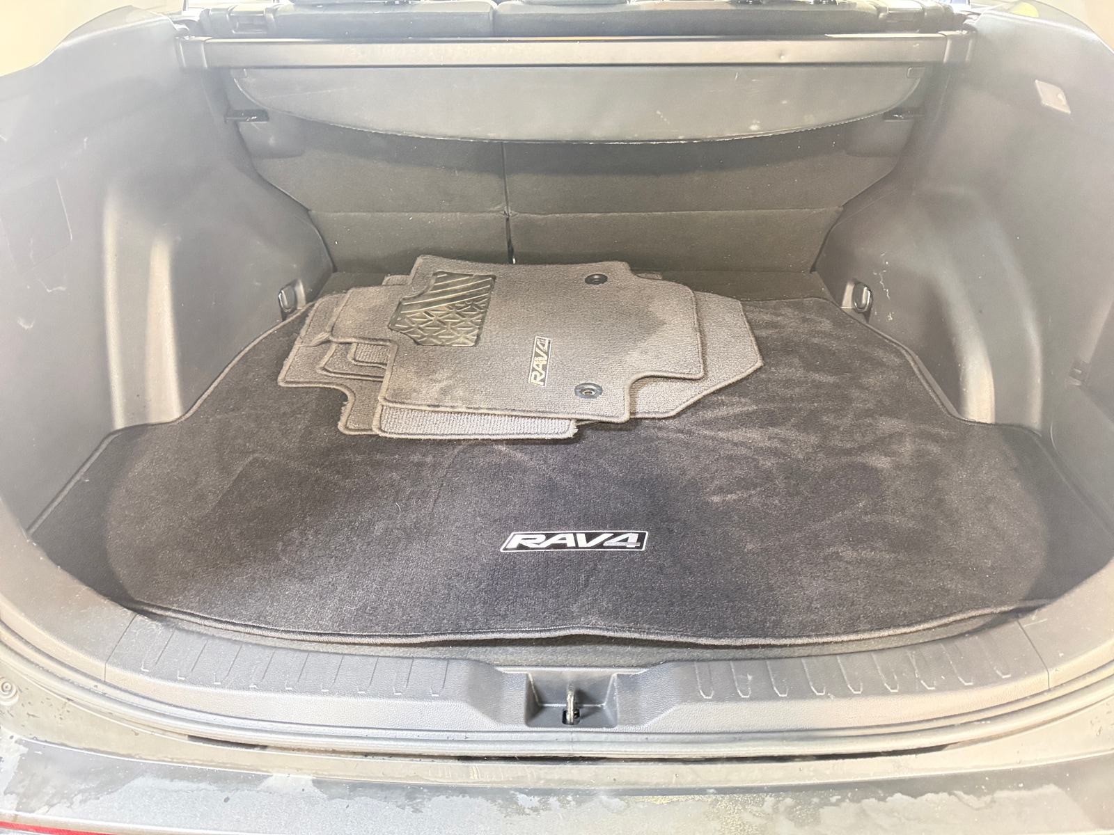 Thumbnail: 2021 Toyota RAV4 - 7