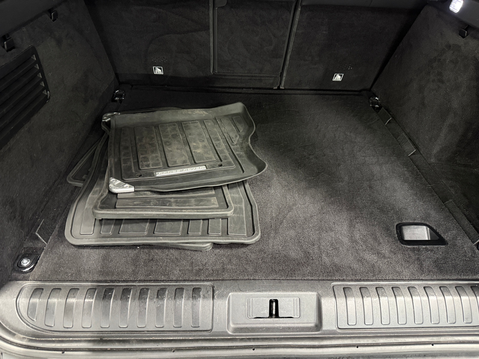 Thumbnail: 2020 Land Rover Range Rover Sport - 6