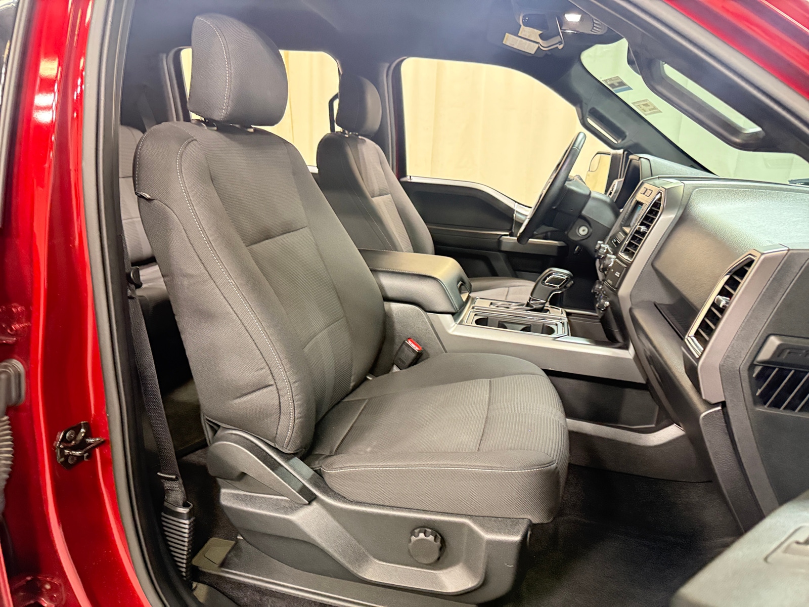 Thumbnail: 2016 Ford Econoline - 2