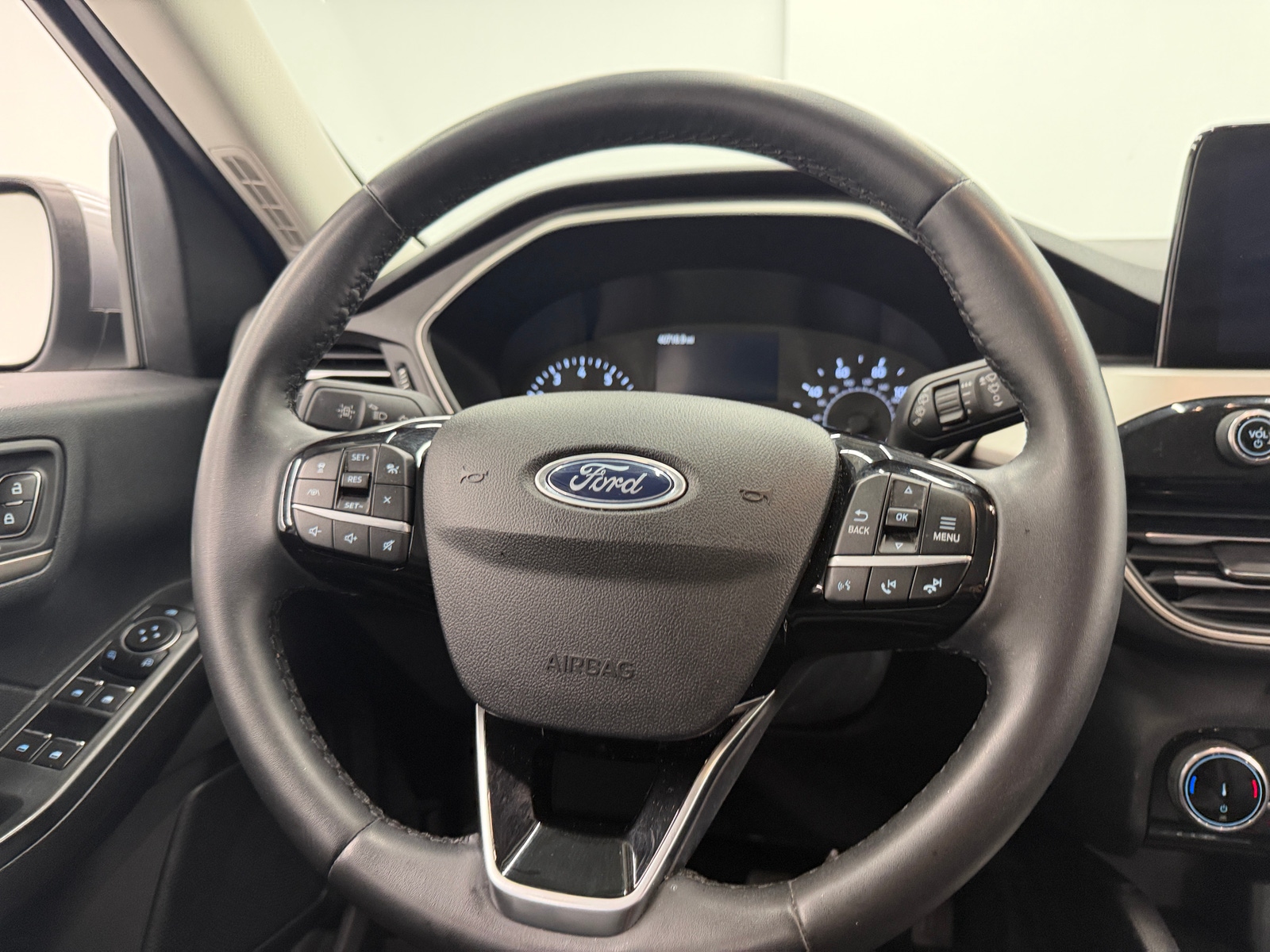 Thumbnail: 2022 Ford Escape - 4