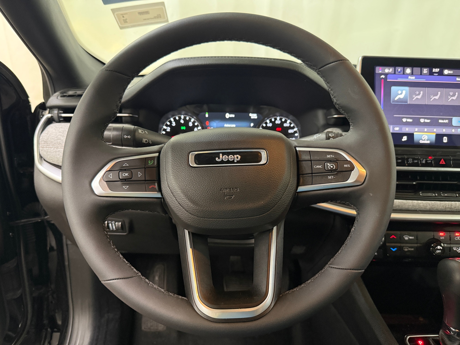 Thumbnail: 2023 Jeep Compass - 4
