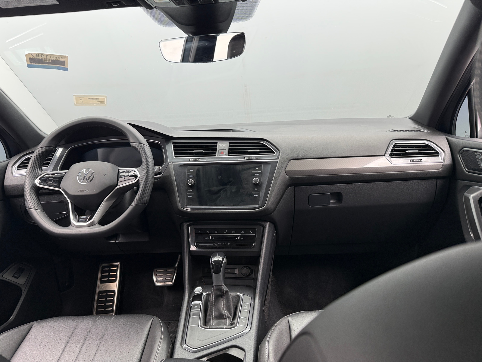 Thumbnail: 2022 Volkswagen Tiguan - 2