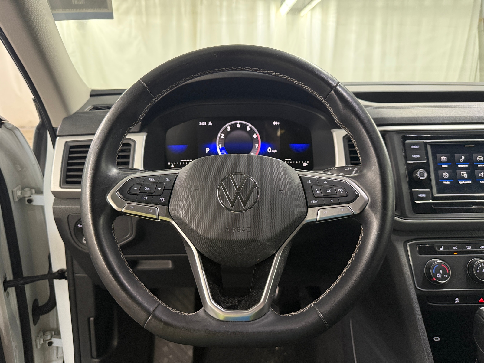 Thumbnail: 2022 Volkswagen Atlas - 4